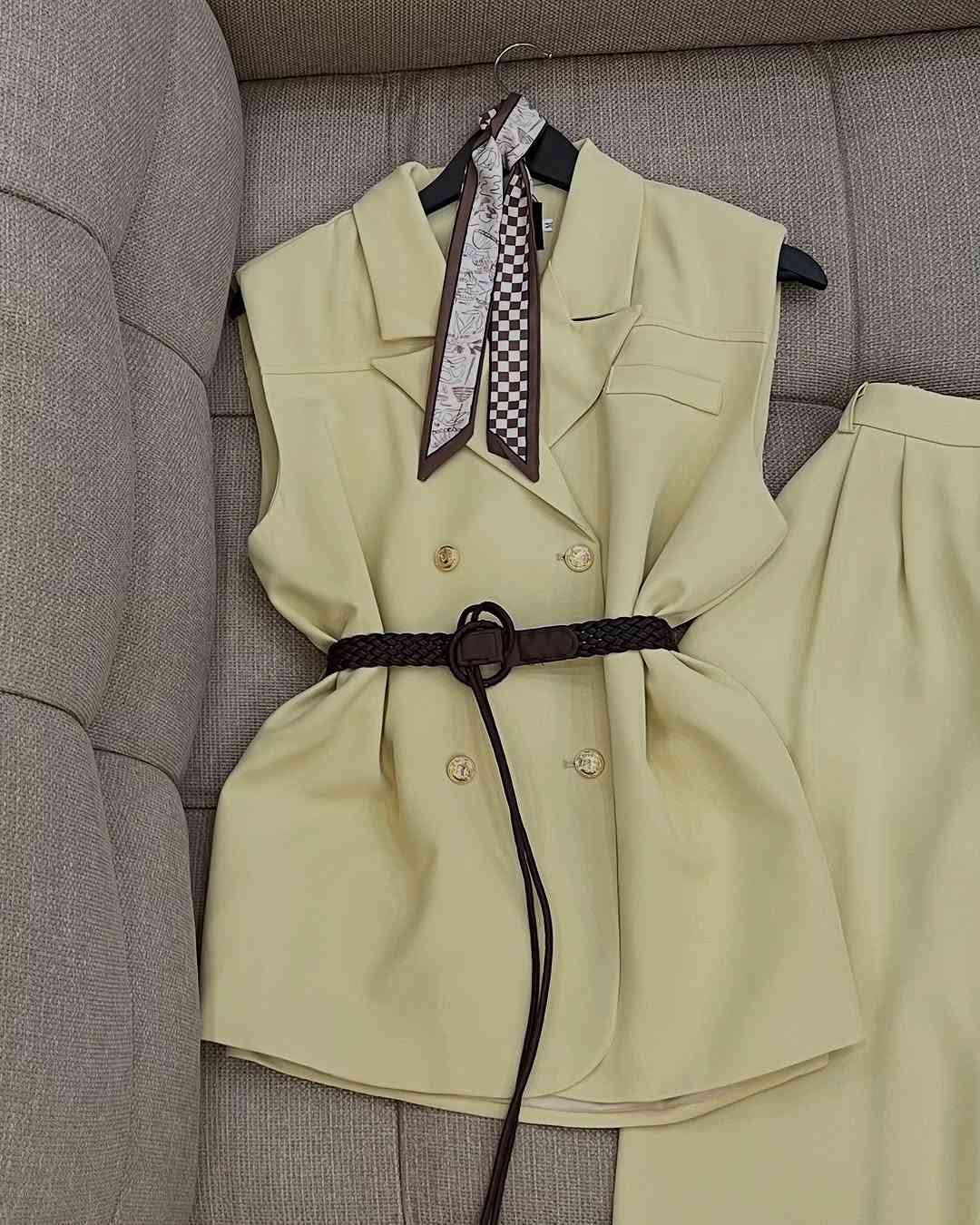توفر الطقم الترند😍
الخامه برادا بارده ومتحتاج كوي😍
متوفر بقياسات
m-l-xl-xxl يلبس من 38 الى 46
طول اليلك 75 سم يغطي الورك
الكيلوت طول 110
طريقه الحجز
ارسال صوره للموديل مع العنوان ورقم
رساله على الخاص ✉️💌
او على الواتساب ☎️
***********
***********
متوفر دفع عن طريق زين كاش 💵 
العنوان 📍
الفرع الاول:بغداد المنصور شارع الاميرات عماره الكوخ الجديد داخل القيصريه محل ما قبل الاخير على اليسار
الفرع الثاني:بغداد زيونه شارع الربيعي عماره الموج التجاري قرب جدار سنتر محل الاخير على اليسار⁩
