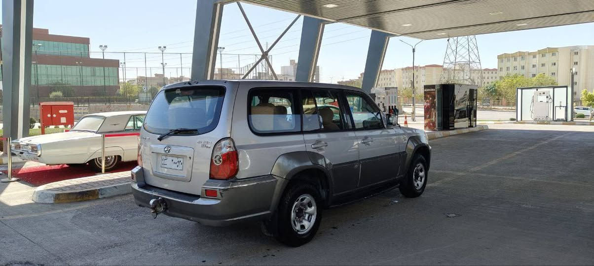 شوێن سلێمانی نرخی ٤٩گەڵا
ژ.م ***********
هۆندا تریکان مودێل 2003
گێڕو مەکینە بیلاد گێڕ عادی و دەبڵ ئەکسل بەشەرت
دوو پارچەی بۆیاخە بێ ناوگرتن سەقف و شان و پێش و دوای هیچی پێوە نیە
ئاڕمی پلاستیک سلێمانی بەشەرت ی ئەوەلیات و غرامە
چور تایەی لۆکی لە ژێرە السليمانية, العراق
