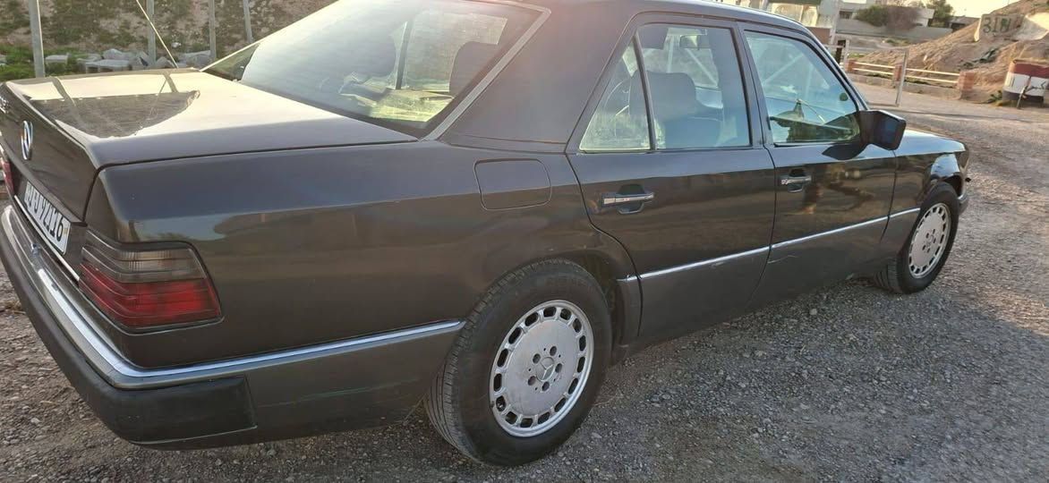 للبيع موديل ٩١ سياره بلاد مصبوغه عام بدون ضربه السعر ٥٥ وبيها مجال ***********
