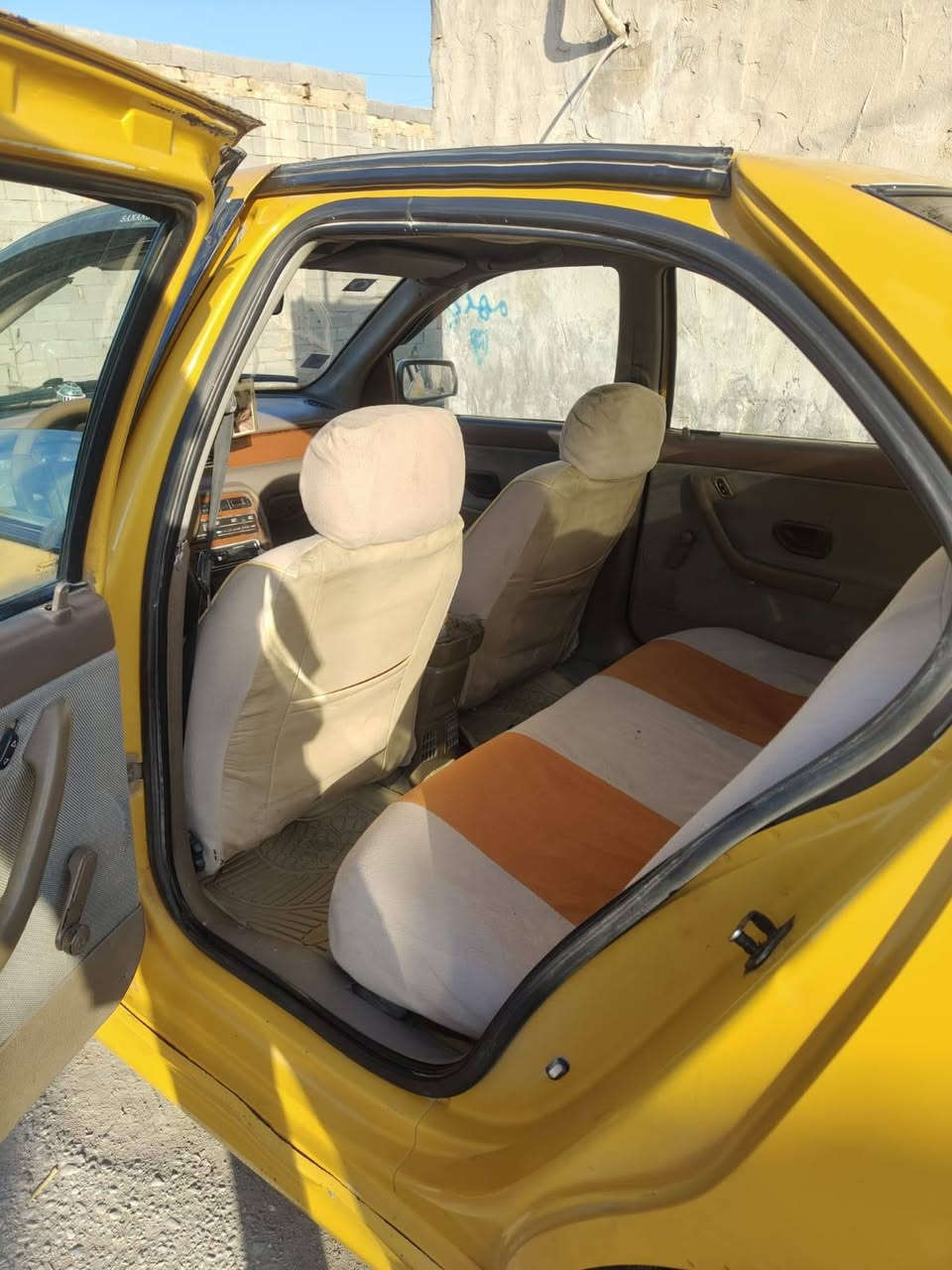 سلام عليكم سمند للبيع موديل 10محدثه 11سياره جاهزه ونضيفه محوره بيكاتشو محرك توني شاده تخم تاير جديد حداديه نقص بس تبريد فقط السعر 37وبيه مجال قليل للشراي فقط مو شراي طلع كبل لان السياره مال جناي للعلم السياره بسمي   ألاستفسار ***********
