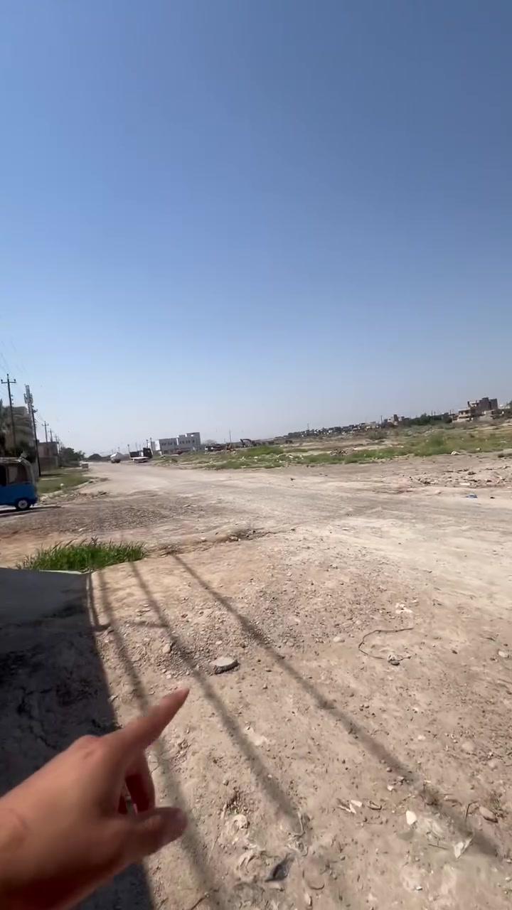 سلام عليكم بيت مساحه 100 متر منطقت الاف صاير عليه شارع 40 ومقابيلك ساحه لبيت طابق ونص لبيع سعر 60 وبي مجال 
***********
