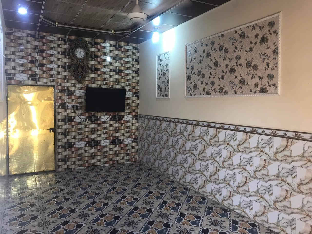 السلام عليكم
دار للبيع المساحة 120 متر طابق واحد  البناء استقبال صالة ومطبخ وغرفة وحده ومنور وحمام وصحيات خارجيه ابو رمانة خلف مركز الشرطة السعر 105 مليون وبيه مجال


**إذا كنت صاحب هذا الإعلان وتريد حذفه لأي سبب، رجاءا أرسل رسالة إلى الدعم الفني**