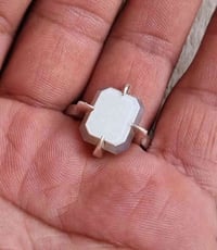 جزع يماني بقري بصياغه يدويه ثقيله المبدع الصائغ صادق الطائي  للبيع مكا...