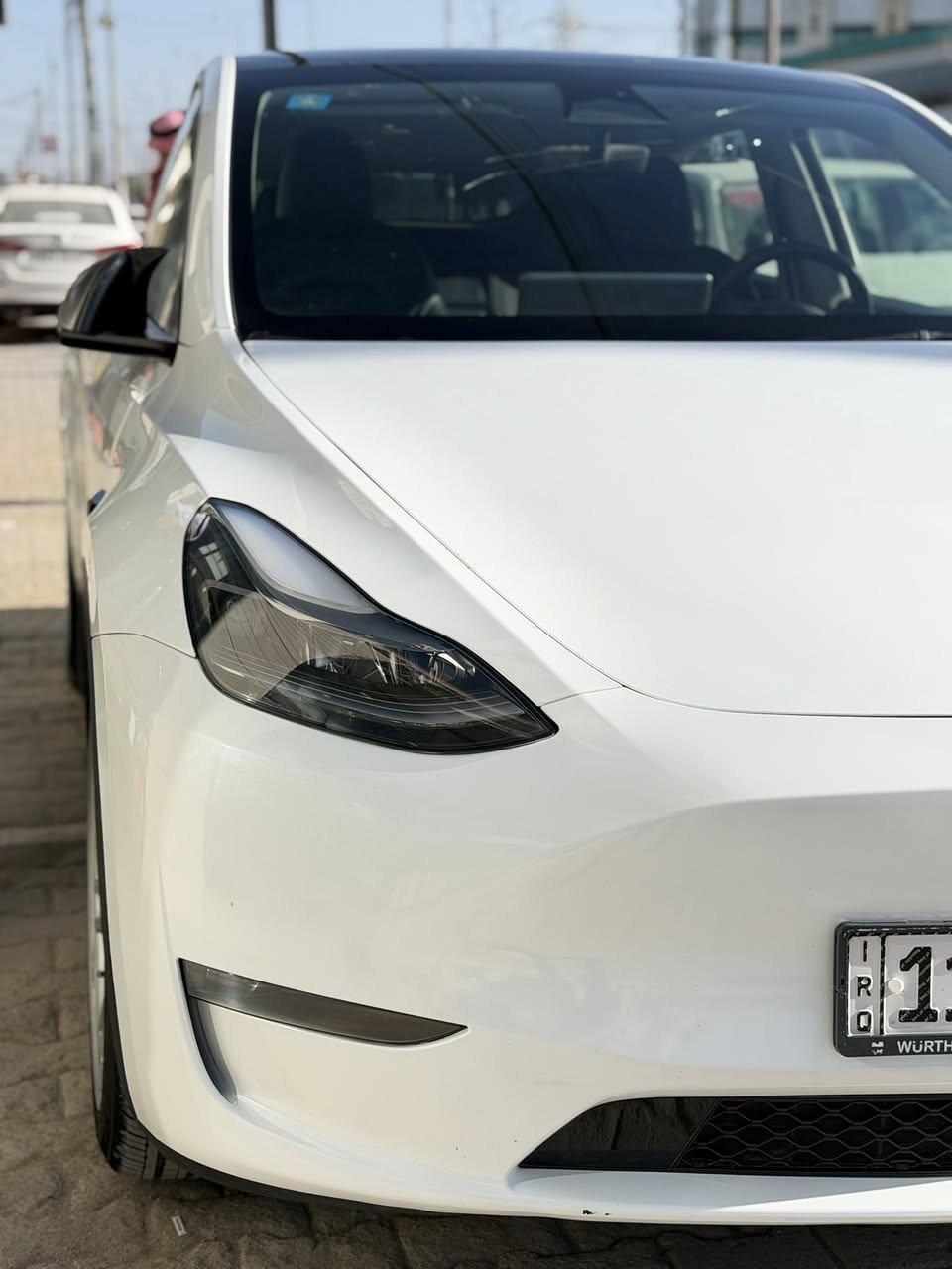 تسلا مودل Y لونك رينج دبل ماطور🚀
موديل 23 
رقم بغداد ومبرمجة اونلايين
41 الف مايل ماشيه  
*   سقف بانوراما زجاج 🪟
*   شاشة كبيرة حجم 15 بوصة
*   كاميرا خلفية
*   حساسات خلفية
*   كاميرا امامية
*   حساسات اماميه
*   كاميرا جانبيه
*   كراسي كهرباء جلد
*   كراسي كهرباء
*   كراسي مدفية
*   غرفة جلد مميزة
*   رادار امامي
*   رادار خلفي
*   رادار جانبي
*   مانع تصادم
*   محدد مسرب
*   كاميرات عدد 8
*   حساسات جانبيه
*   مثبت سرعة
*   كاميرات محيطيه °360
*   تحكم بالسياره عن طريق الشاشة�Auto Pilot نظام قيادة آلية •
*   عداد ديجيتال
*   تشغيل تلقائي
Full Self drive نظام قيادة ذاتية •
*   نظام (RCTA) للتنبيه عند الرجوع للخلف
*   نظام (RSA) لكشف لافتات السرعه للطريق ب نظام (PSC) الرادار الذكي لمنع الاصطدام
*   نظام (LTA) لتحديد المسار على الطريق
*   تشغيل عن بعد
*   الدخول الذكي
YouTube / WhatsApp / Tik ) نظام ترفيهي كامل متكامل يحتوي على •
(Tok / Netflix
Wifi •
GPS
اوامر صوتية •
*   اضوية امامية LED
*   اضوية خلفية LED
*   كشافات ضباب LED
*   إنارة امامية زنون Full LED
*   إنارة امامية Auto
  نظام محاكة ذاتي للسياره من الخارج

مكان السياره كربلاء 
لاتصال 
***********
