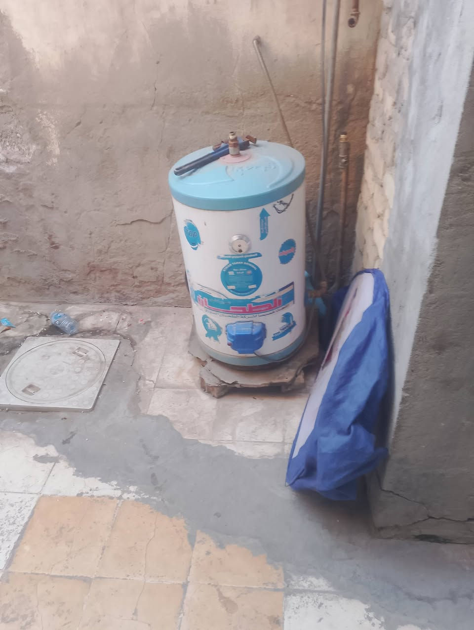 السلام عليكم
سخان الطحان الترج لاوله
الاصلي مو التقليد استعمال قليل
***********
