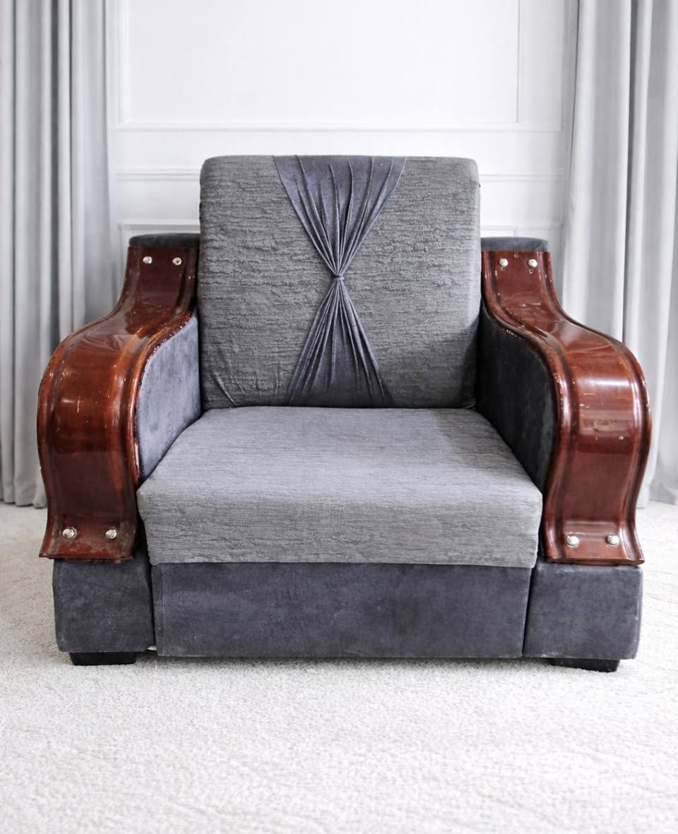 تخم مستخدم نظيف
9 مقاعد 
*********** 
الهورة /قرب نستلة
