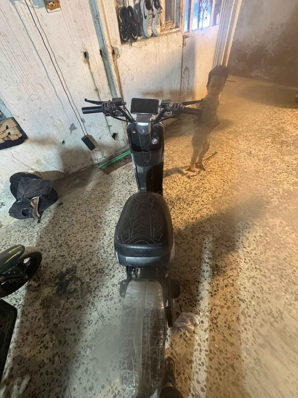 السلام و عليكم دراجه للبيع موديل2026 ماناقصه اي شي كفاله عامه بطاريات 22دبل الكبار دراجه خير من الله تخبل بل مشي تأخذه وتدعيلي السعر 350 العنوان أبو الخصيب البهادريه التواصل ***********
