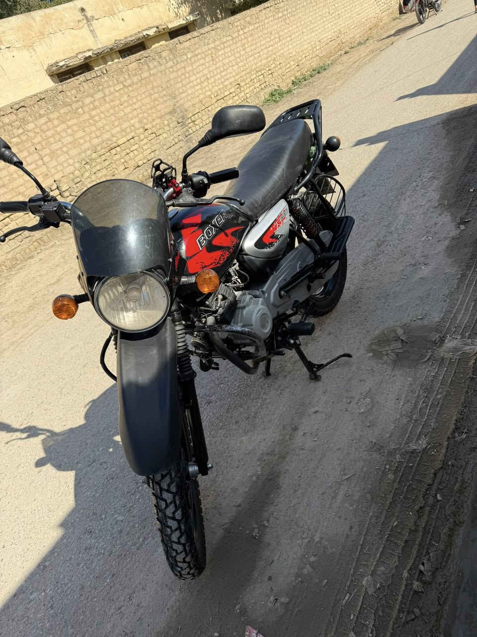 بوكسر جبلي. موديل ٢٣
مرقمه بسمي  كفاله عامه 
تحويل ثاني يوم  تجي وتشوف بعينك
العنوان بعقوبه 
***********
