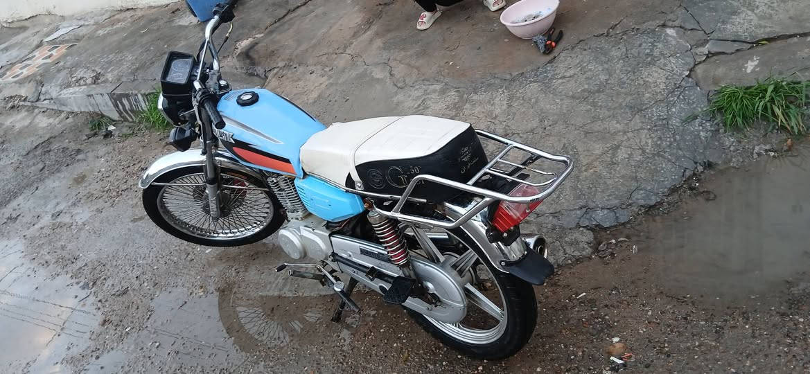 سلام عليكم
دراجه ايراني للبيع اوراق كامله دراجه خير من الله بيهه شوي نقوصات بسيطه سعر 450 وبيهه مجال للشراي المكان بغداد البياع تقاطع درويش 
رقم ***********
