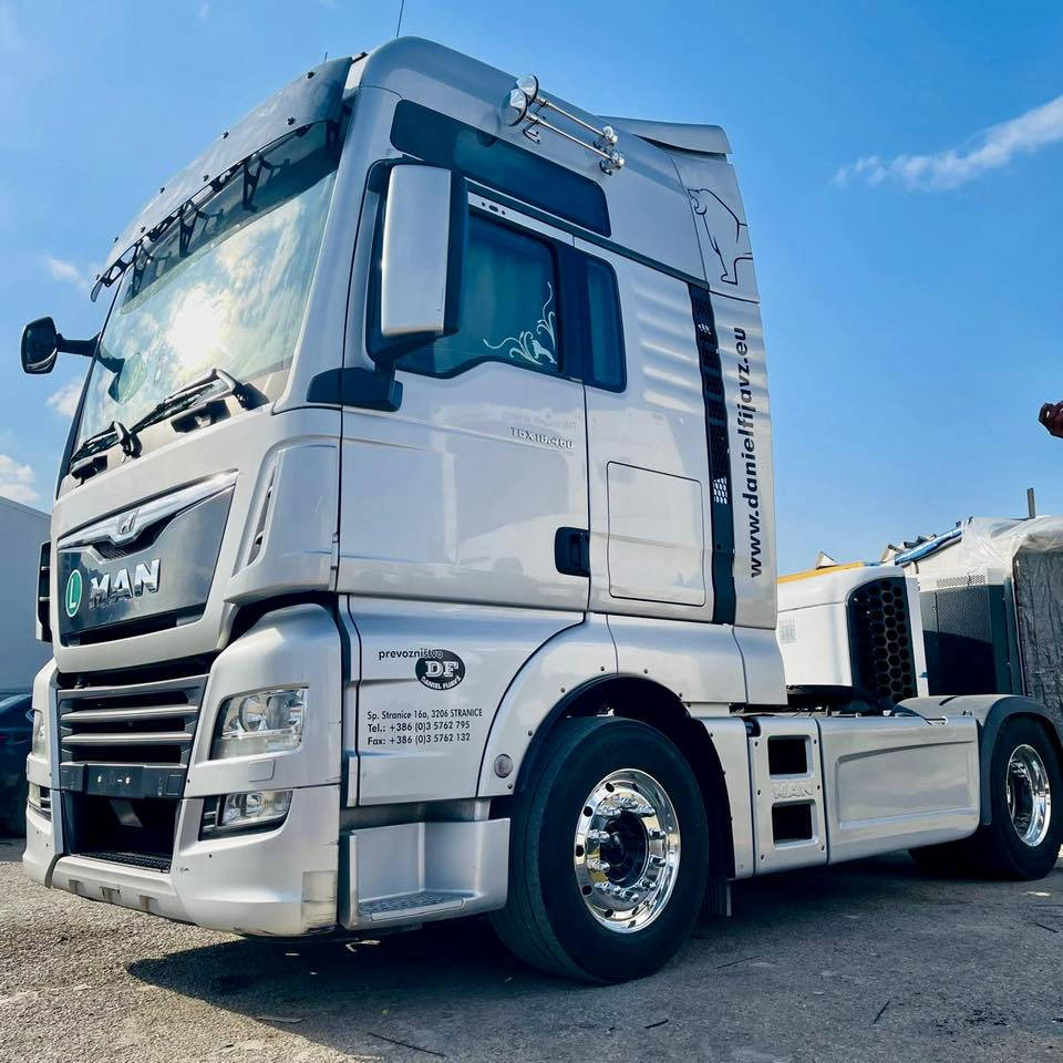 سعر/260$.      ::***********
MAN
حجم 460
موديل2019
فول مواصفات
رتايدر
سلاجة
كامرة و حساس
هورنات هوائية
سبايدرات
ويل كروم
