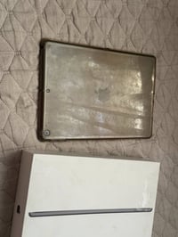 آيباد ٩ • ٦٤ • ويا ملحقاته