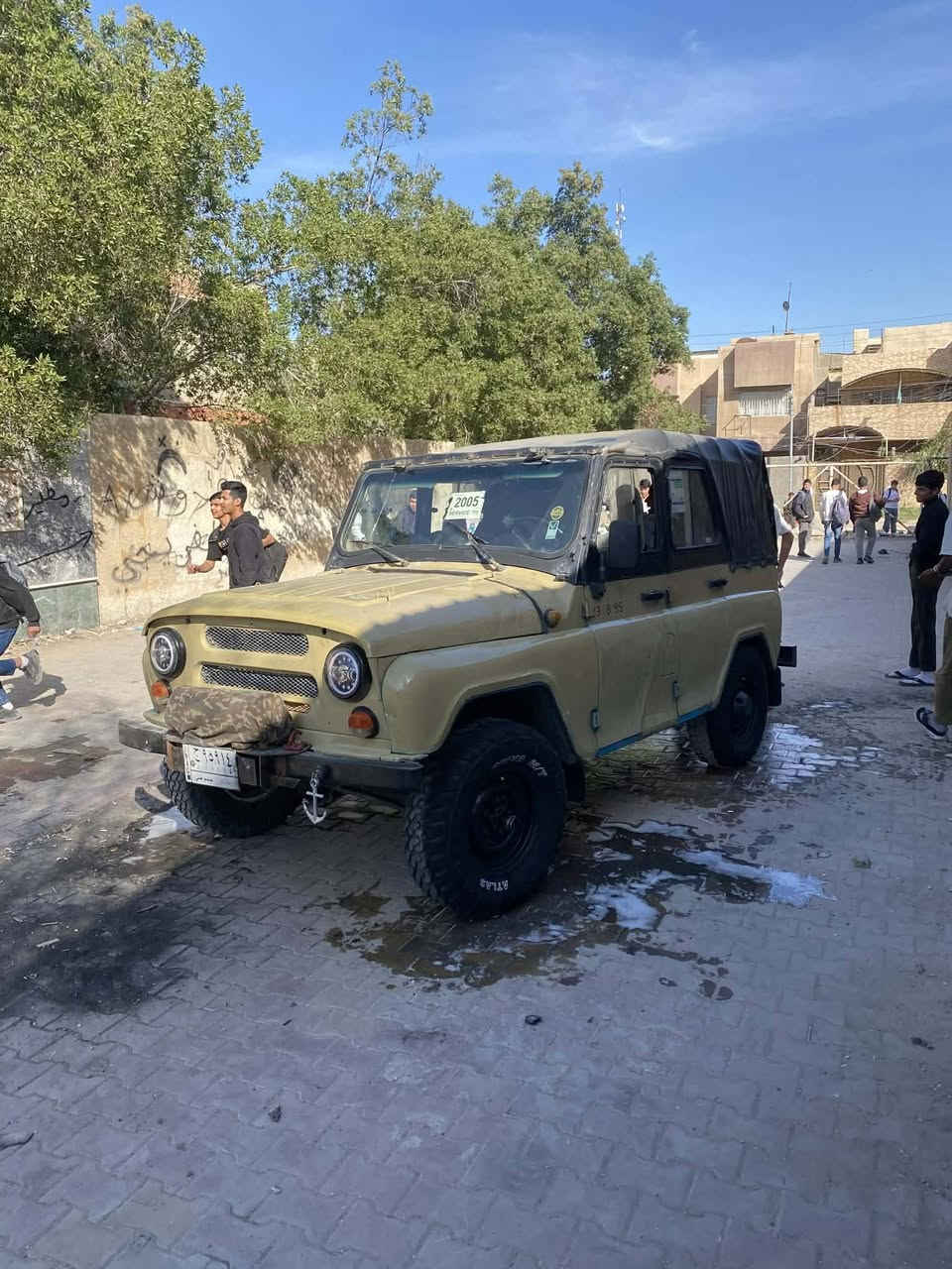 سلام عليكم واز للبيع 2005 سياره خير من الله 👌***********
