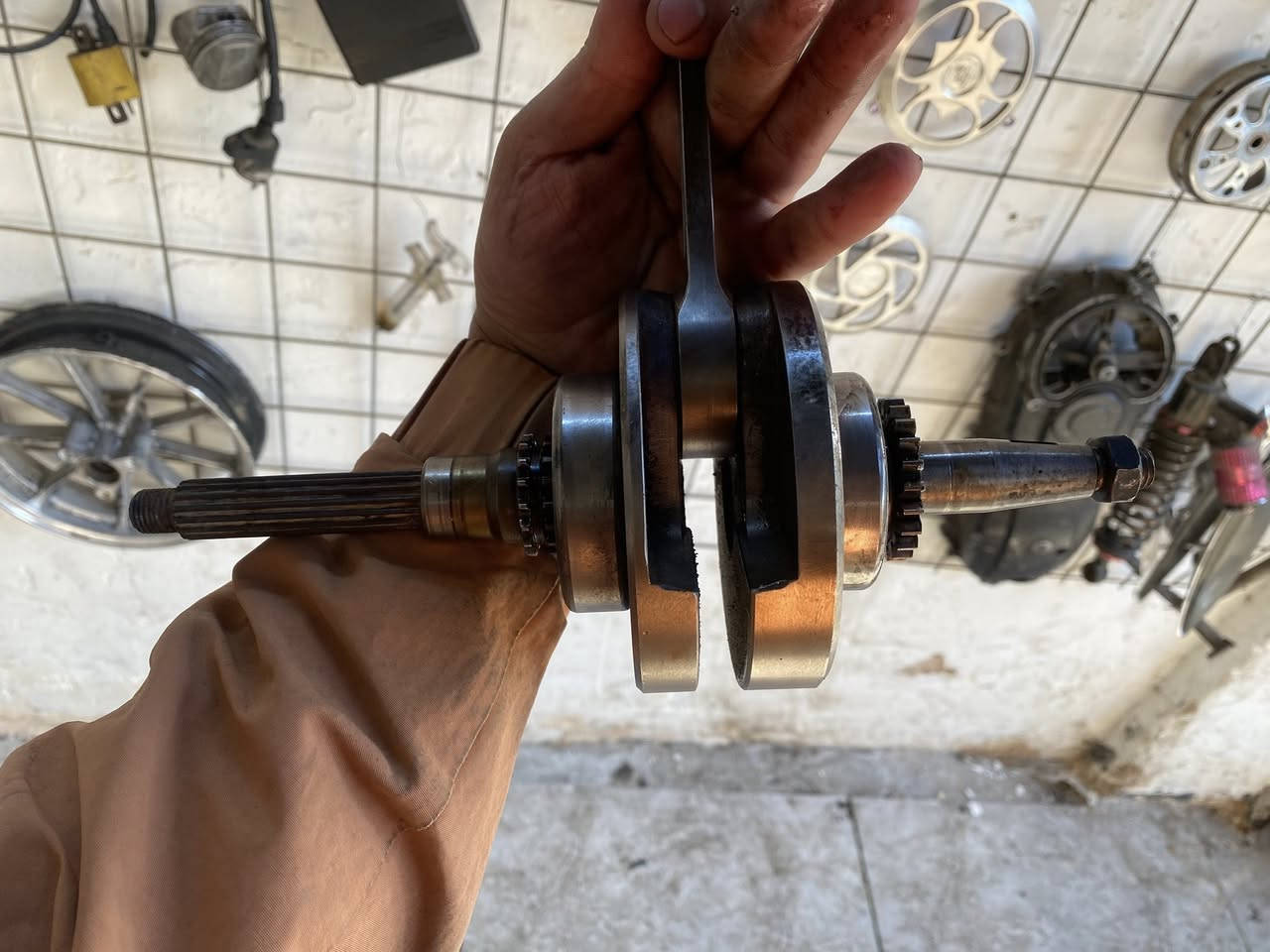 السلام عليكم تزويد سكنس وماكس
شنو تريد خاص موجود وواتساب 
*********** 
مكاني بغداد الحريه وتوصيل موجود
