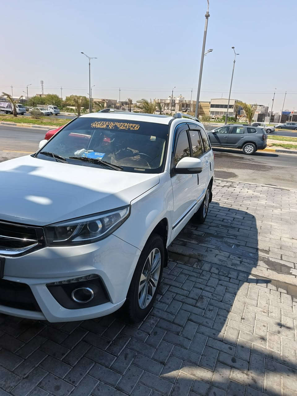 للبيع شيري تيكو 3
@إشارة 
2018 موديل (CHERY TIGGO 3)

سيارة بحالة الوكالة  ماشية (105) الف كيلو متو فقط
حقيقي شرط

السيارة مكفولة ماعده 4اصابع راجعه عليه دراجه 

ماء الشركة الاحمر لحد الان بيه

سيارة ع وضع الشركة بدون اي نقص كاملة وبدون اي خلل
من ناحية المحرك الكير الحدادية

وكله شغالة تبريد ثلج ثلج تدفئة

السيارة فول مواصفات اعلى فئة

شاشة كبيرة
كامرة
لد نهاري
حساسات امامي خلفي
بدات نيكل

عدة وسبير الشركة غير مستخدمة + السويج الاحتياط لحد الان
مامفتوح من الجيس

+فقط مبدل بيه اطارات 4 افضل نوعية

سعر السيارة 98وببها مجال 

مكان السيارة بصره شط العرب 

للاتصال
***********
