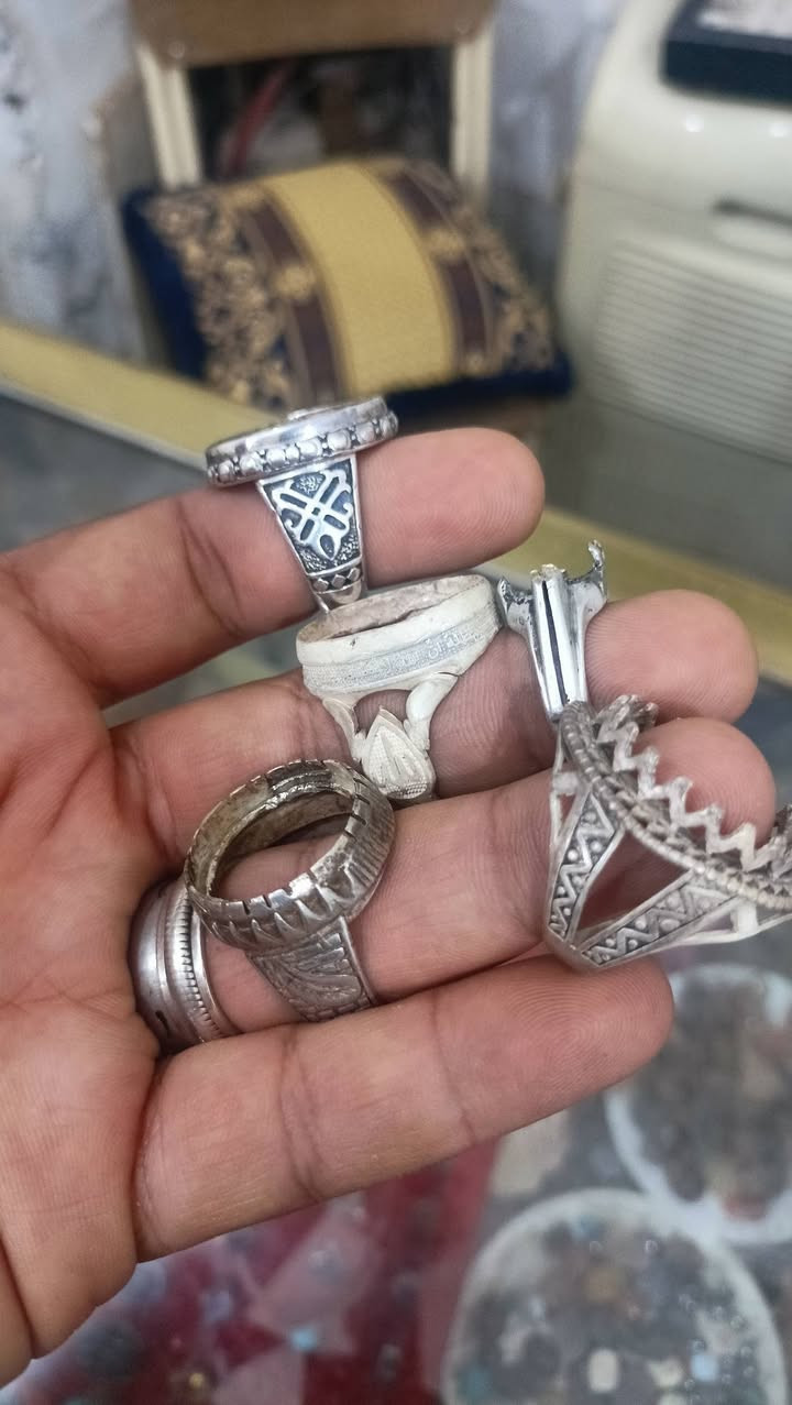 فضه كسر 60 غرام  بيع للكل سعر الغرام 3250 الف


**إذا كنت صاحب هذا الإعلان وتريد حذفه لأي سبب، رجاءا أرسل رسالة إلى الدعم الفني**
