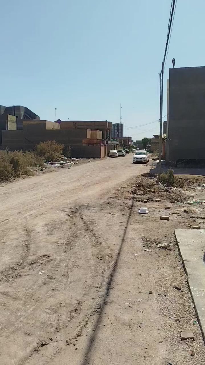 مشتمل للبيع ...حله ورديه خارج قرب مستشفى الكفيل واجهه 8 نزال 13 متر مساحه 100 متر طابو صرف المنطقه ممتازه ومجاري بيه السعر 65 مليون جاهز للسكن   ***********
