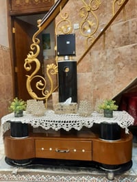 ميز ستلايت وشاشة وانترنيت خشب صاج اصلي مستخدم قليل كلش السعر 50 الف 07...