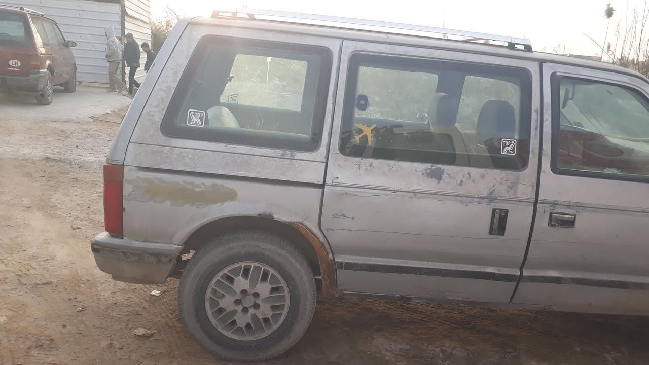 بيع سريع 
دوج كرايسلر موديل 1988
محرك كامري 2200
سيارة مال بيت 
السيارة مضبطه اي محافظة تطلع 
السنوية و الهزة جديدة   
السعر النهائي 25 ورقة
تلفون: ***********
كورك: ***********
