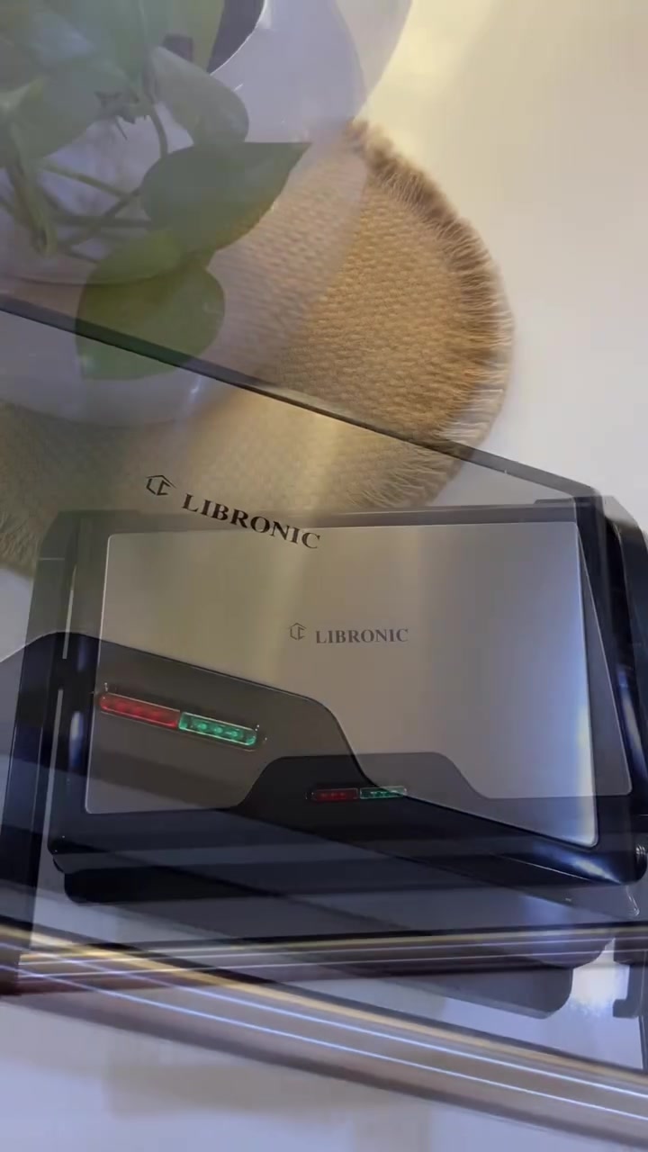 كابسة صاج ماركة LIBRONIC
الميزات:

أداء عالي و تسخين سريع

صحن تسخين مانع للالتصاق

زاوية فتح حتى 90 درجة

قفل لتثبيت الطعام داخل الكابسة

ضمان لمدة سنة من تاريخ الشراء

الطاقة: 1300 واط

أبعاد لوح التسخين: 11x23

أبعاد الغلاف: 11  25  29 سم

أبعاد المنتج:10  22  26 سم

رقم الموديل: LC-5016

الملاحظات:

لم يتم ذكر المنشأ


**إذا كنت صاحب هذا الإعلان وتريد حذفه لأي سبب، رجاءا أرسل رسالة إلى الدعم الفني**