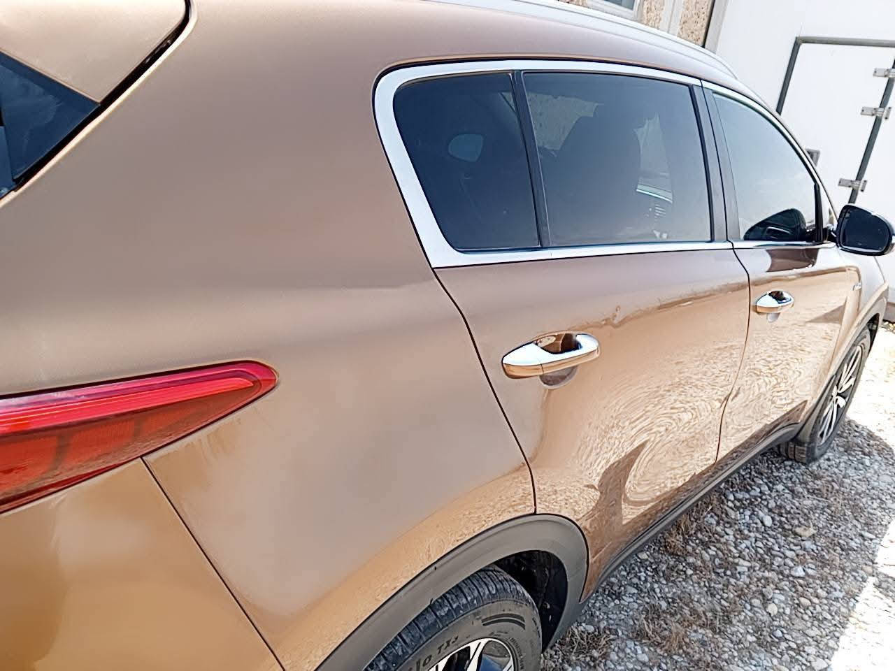 السلام عليكم ورحمه الله وبركاته سبورتج امريكي موديل 2017 ماشيه 72 وقابل للزياده حادثهه بارد بل بنيد وتبديل دعاميه فقط سياره جديده وعلى ايدي من سنة الدخول محرك 2400 gdi فول مواصفاتت
رادار 
تحكم قيادة
بنراما
ترحيب
بصمه
كشن تدفئه
وبيهه بعد مواصفات رقم واسط انكليزي سياره خير من الله دينار متصرف عليهه مكاني واسط وبأسمي هذا رقمي للتواصل ***********
