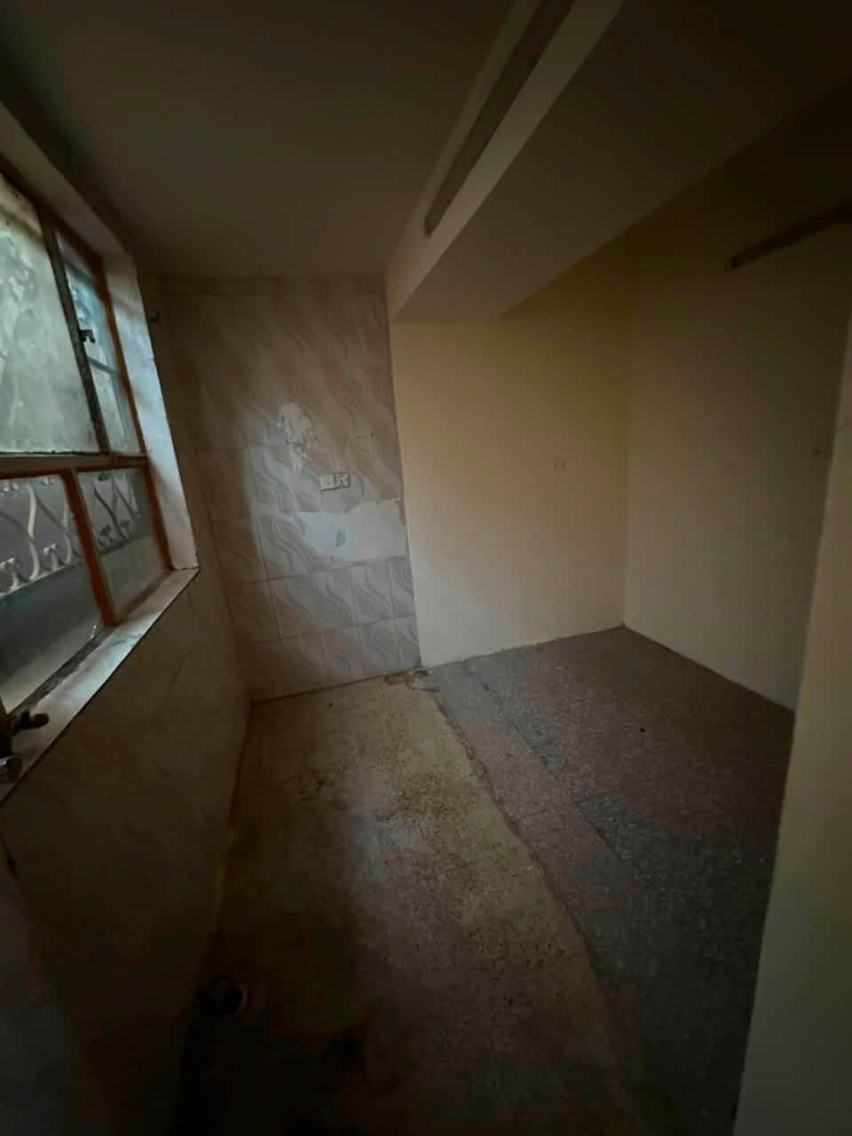 �✨ للإيجار في السيدية – بيت راقي ومميز ✨🏡
🌟 بيت بمساحة 150م
🛏️ يتكون من:
✅ 4 غرف نوم
✅ صالة واسعة
✅ مطبخ مرتب
✅ خدمات متكاملة
✅ كراج
✅ حديقه

💰 السعر:  مليون و350 قابل للتفاوض
 
📞 للاستفسار والحجز:
مكتب حلم عقاري للوساطة العقارية
📱***********
