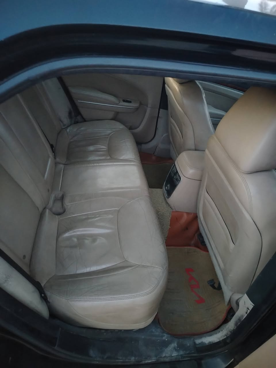 أوباما 2013 بغداد وارد  كندي  s بئسمي شخصيآ  السياره كلشي ما عايزه  نضيفه وحلوه كلش
السونار مرفوق وي الصور   السعر 157 مكان السياره الدوانيه 
***********   بيه وتساب
