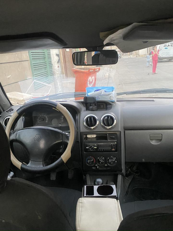 السلام عليكم سايبا موديل 12 
محرك كير تخم تاير منضومة تبريد كله جديد 
شواصي نضيفه 
السيارة نقصها صدر لان صدرها تعبان 
السيارة 12 ورقه وبيها مجال قليل 
ابيع كوم حديد بدون تحويل لان عليها غرمات 
اكفل السيارة من السرقه وعشاير 
***********
