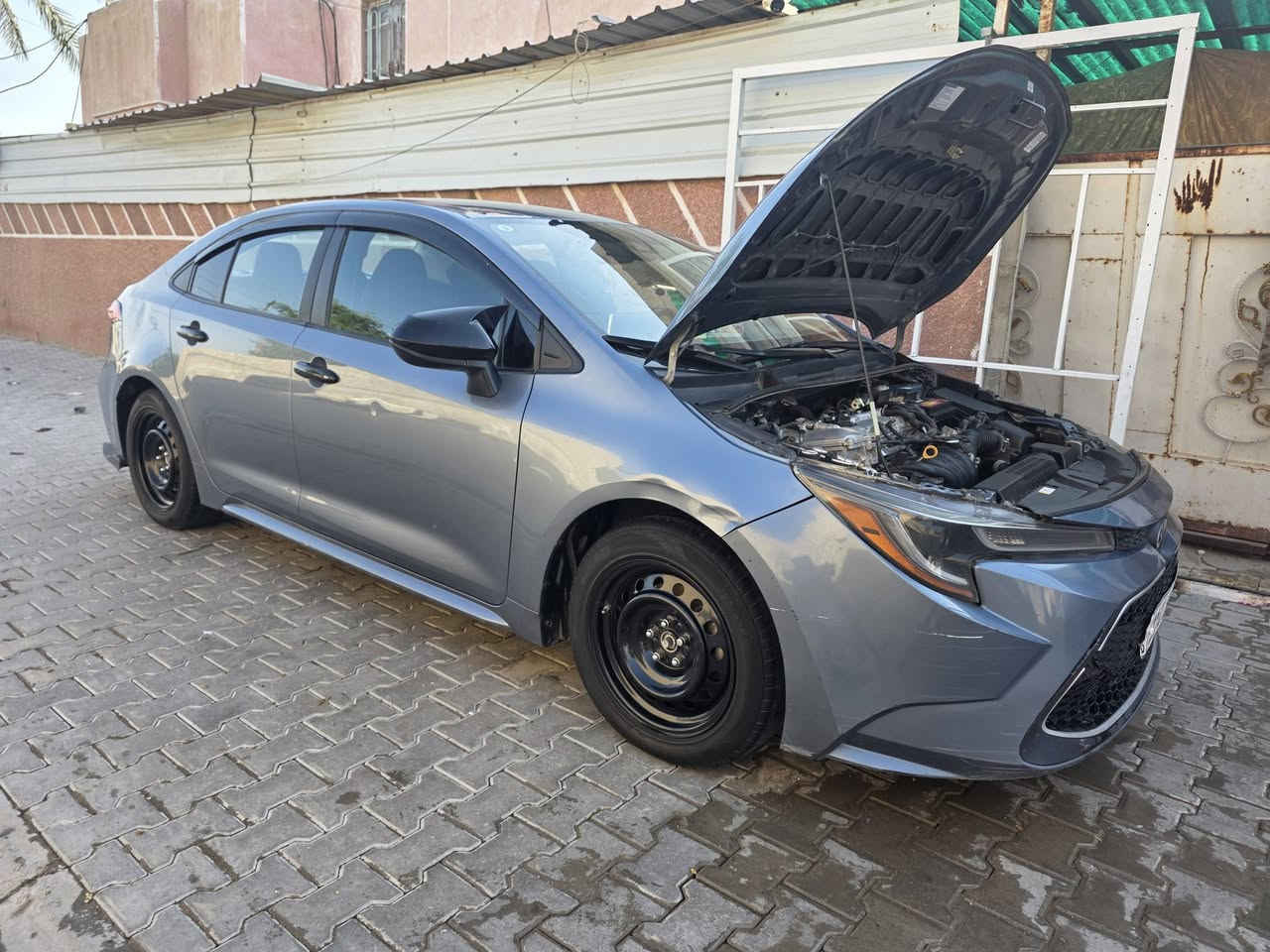كورلا موديل ٢١ LE محرك 1800 سعر 138$ كير مكينه مكفوله حادث خفيف بالقفل مال جنطه الوره وصبغ فقط بكان الرقم الخلفي وبيه كم بارد خفيف لغد شواصي كفاله بسمي سياره 
صور الحادث مرفقه  بغداد شعله للاستفسار # ***********
