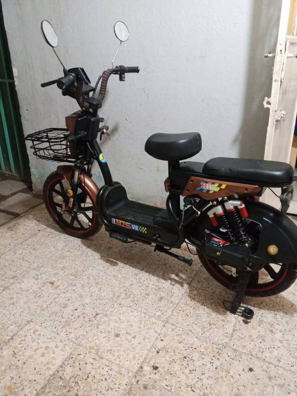 دراجه شحن بصمتين سويجين الدراجه حلوه وجديده 300الف ***********
