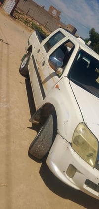 سيارة • موديل ٢٠١٢ • مقفولة