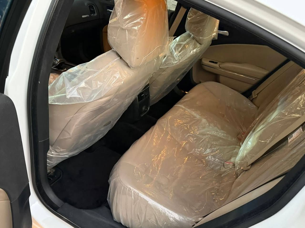 السلام عليكم جارجر 14حاويه كفاله عامه ضربه صبغ كص سياره جديده
السعر 95وبي مجال حك الجيه فقط 
***********
