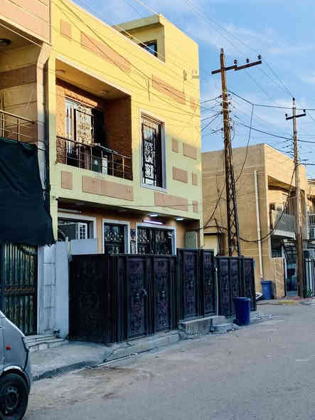 #للبيع بيت #ركن

🏡تفاصيل العقار

المساحه : ٥٠ متر ركن
الواجهيه : ٨
النزال : ٦,٢٥

💠الطابق الاول :يحتوي عل استقبال ومطبخ وصحيات .

💠الطابق الثاني : يحتوي عل غرفتين نوم وصحيات.

💠الطابق الثالث : بيتونه فقط.

📍الموقع :كفائات السيديه ثالث فرع قريب عل شارع العام

الاستفسار : *********** واتساب فقط 

@الجميع
