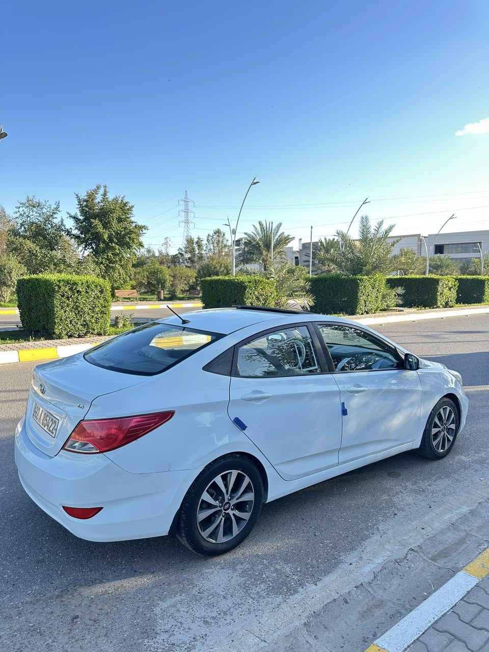 اكسنت خليجي 2015 للبيع
السياره نضية حيل سعر 107
*ماشيه 128 كيلو حقيقي
*فول مواصفات 
*لايت لد امامي خلفي
*فتحة سقف+ تحكمات+ كامره
*رقم اربيل بسمي وهزه وسنويه جدد 
ادامه كامله على السياره 

*الصبغ قطعه (وحده)
مكان السياره تكريت
للاتصال
***********
