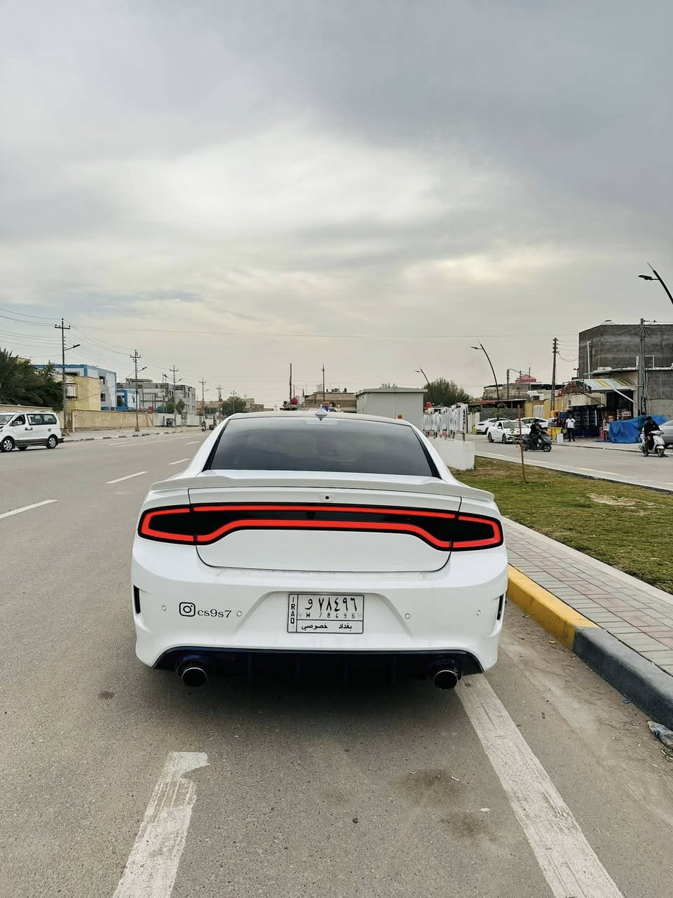 دوج جارجر rt 2021 سوبر تراك باك
ماشية 30 الف سيارة جديدة كلش 
رقم بغداد باسم صديقي يريد تحويل 
ضربتها جاملغ وبنيد  وبيها كلير بدواخل بدون ضربة وموضح بلصور السيارة عليها إضافات كلش هواي فجوج بريمبو كبير 
صدر ب كامل Srt بلاد
لويات ايباخ
ويل دايتونة اصلي مشتغلة لونين يموت
كزوز ht powr بوابات وسطيات slp 
عليها برمجة كاملة من طول لطول حماوة وبانزين وكت اوف طلقات 
كفرات مكينة Srt 
دركة D مال وايد بدي اصلية 
داخل احمر كنتارة
دشبول خياط احمر واسودّ شغل دبي 
طبكة راديتر Srt 
بجم زنون 
عليها لد وحلقات متغير 
عليها سقف روز رايز واويل كاتش كان 
ولف حماوة مشيموتو
سيارة كلها مطقمها بنفسجي متغير شي مميز
سيارة نضيفة وجديدة كلش  
تعبان عليها وماناقصها شي سعر 225 مجال قليل  مكان بصرة دور المحاربين
رقمي ***********
