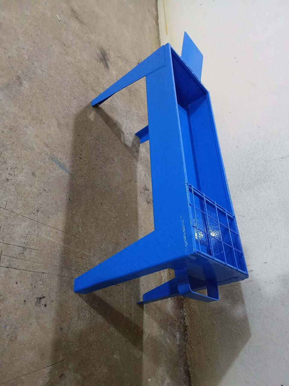 منقله تكمه وشغل مرتب وقياساته
العرض 30
والطول 80
والارتفاع الرجل45
والعمق 12 للتواصل على هذا ارقم بي واتساب***********
