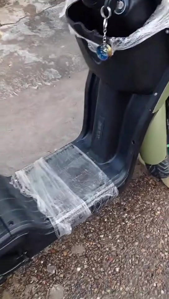 سلام عليكم  الدراجه للبيع  R9  مديل 2025   مكفوله من كلشي  الكهربائيات  كلهن شغالات البريكات شغالات كلشي  بل دراجه شغال + بيهه بلوتث صوت كلش واضح  سرعه 100  و الدراجه 5 بطاريات  السعر خاص و المكان بغداد


**إذا كنت صاحب هذا الإعلان وتريد حذفه لأي سبب، رجاءا أرسل رسالة إلى الدعم الفني**
