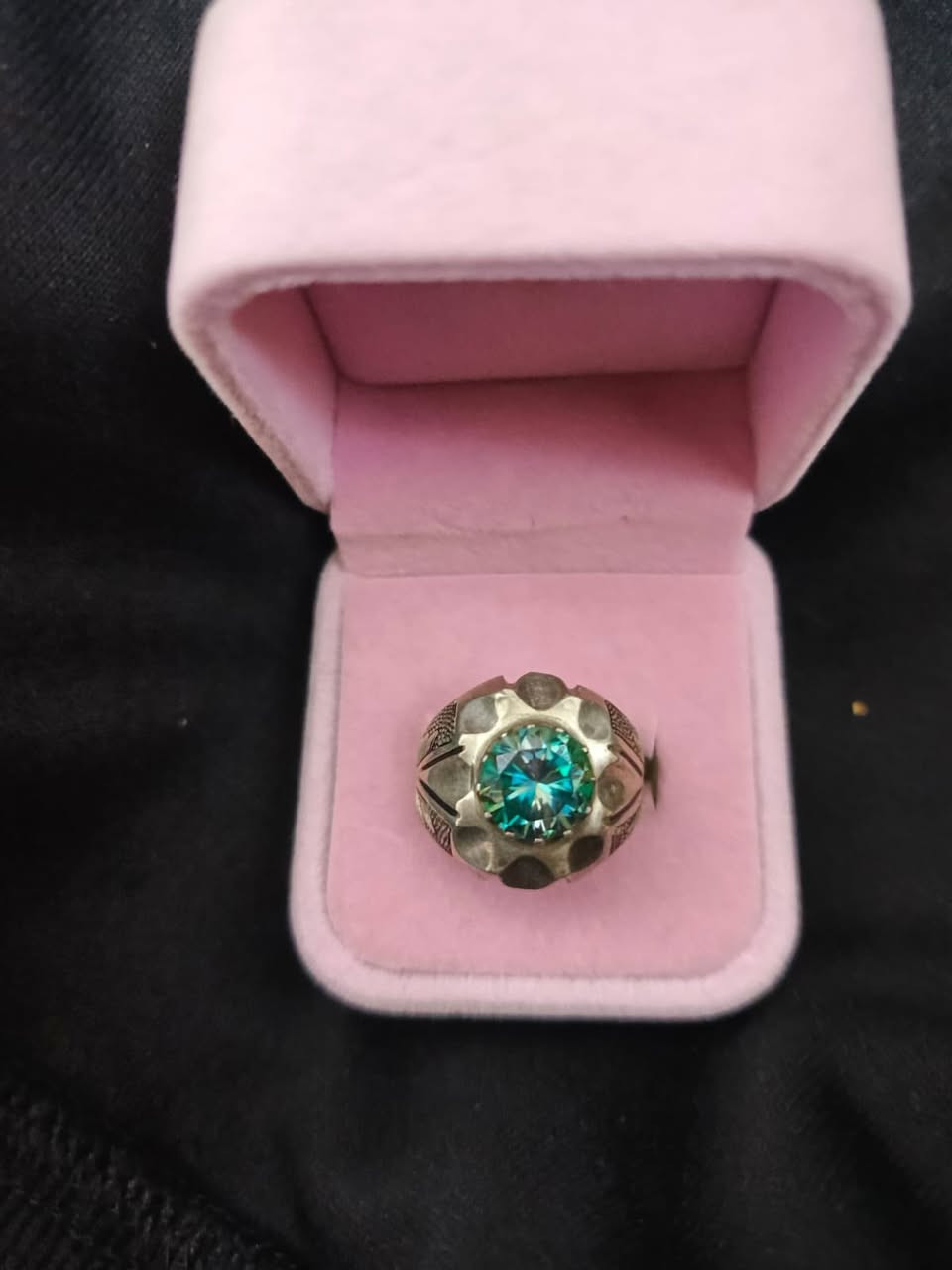 موزنيات بهل شكل وزنه ٢٥ غرام مزاد يم على سعر


**إذا كنت صاحب هذا الإعلان وتريد حذفه لأي سبب، رجاءا أرسل رسالة إلى الدعم الفني**