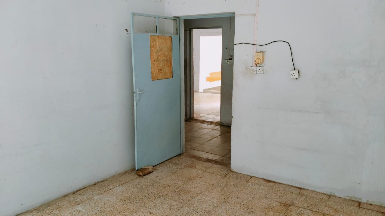 دار للبيع ملك صرف المساحة ٢٢٥ متر محلة السراي قرب السوق للتواصل على الرقم ***********
