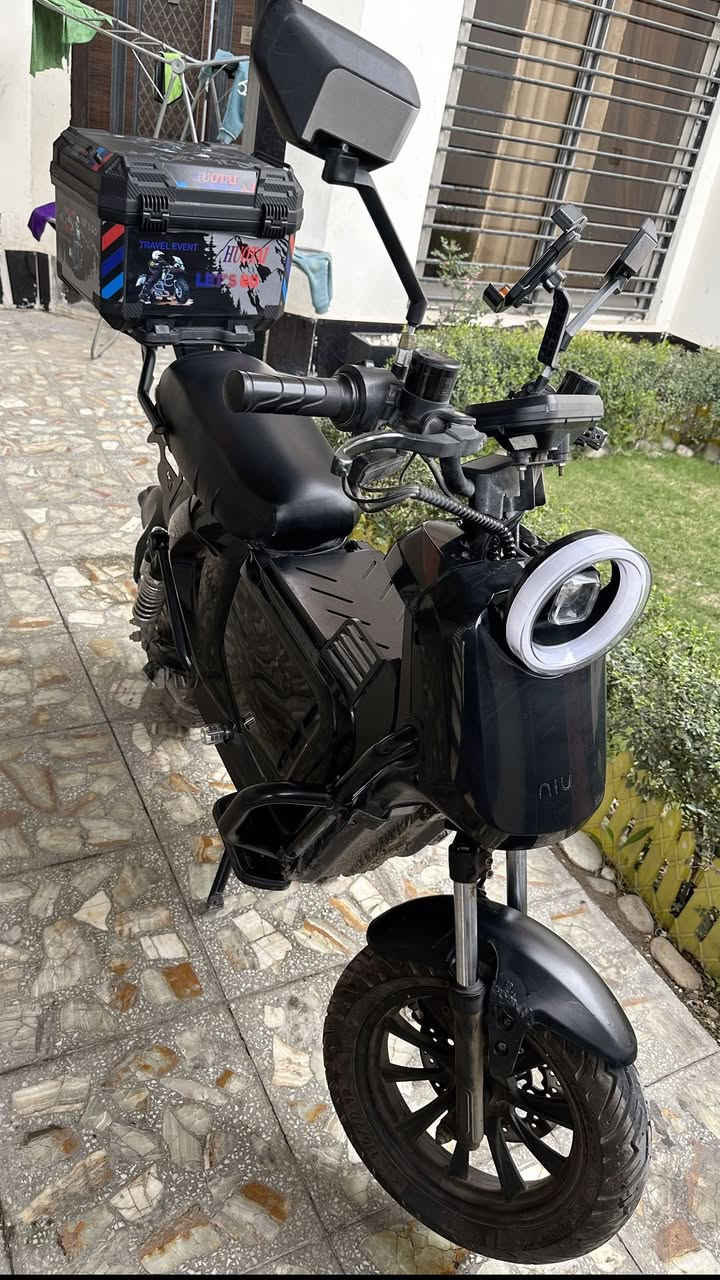 السلام عليكم دراجه شحن نضيفه ماركه نيو المعروفه بطاريه ليثيوم فوسفات الحديد جديده ام الشاشه تمشيك مسافه 70 كيلو ملف 2000 حقيقي السرعه 95  حقيقي شاشه دجتل بيه قفل ستيرن وترجع عل البك دبلات رياضي كشن طبي تايرات حجم الجبير البلاديات مال شركه الأصليه بيه سويج عدد ثنين وبصمه تشغيل عن بعد وجنطه الدراجه مابيه لا عطل ولا نقص خير من الله للمعلومه الدراجه مشتريه بمليون وخمسميه من الشركه رايده مال بيع ب 950 الف وبيه مجال للشراي مكاني بغداد الاعظميه التواصل خاص او على الرقم الهاتف

واتساب / ***********
@إشارة
