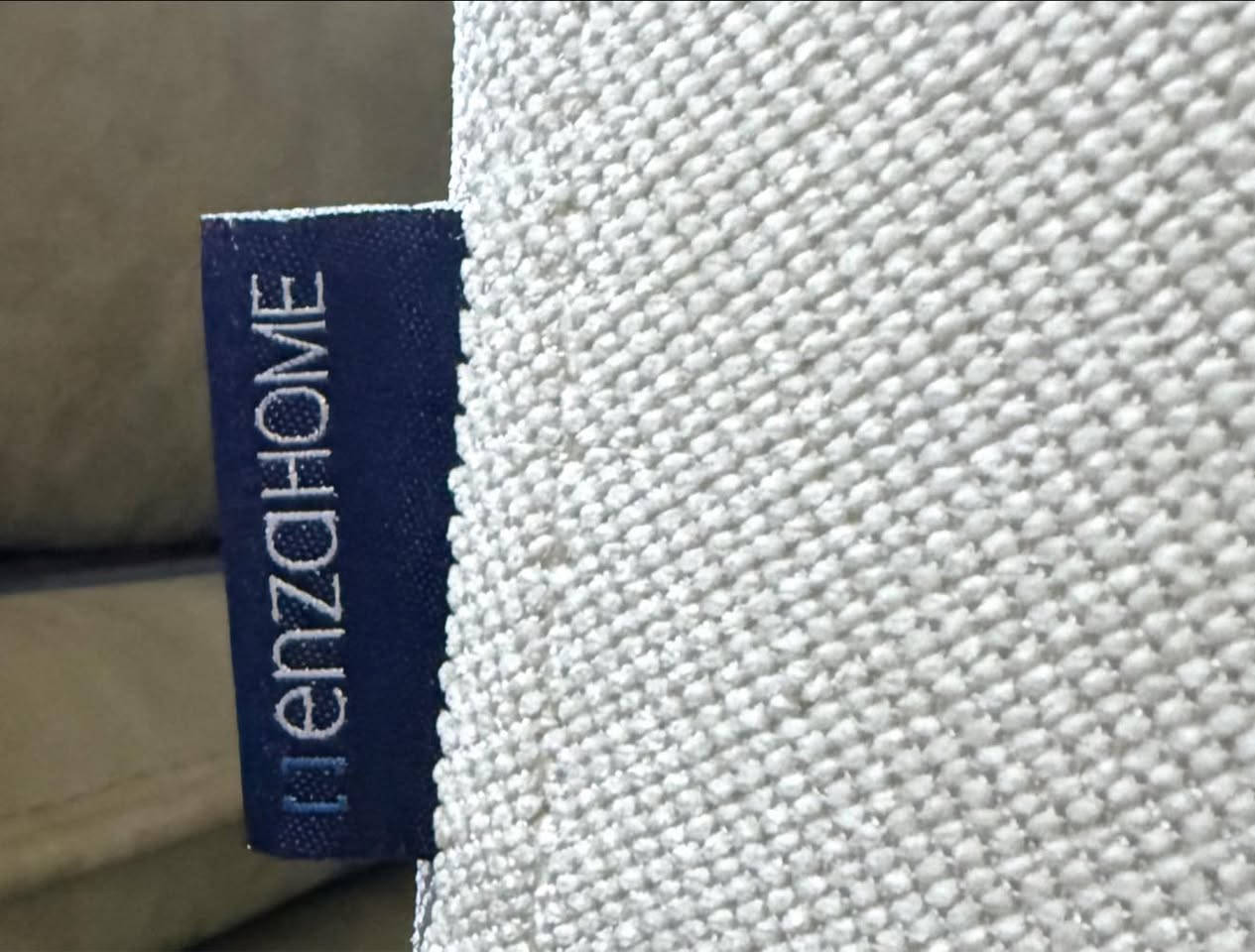 وصل الان 😍 

تخم قنفات من ماركة Enza home مستعمل قليل جدا ❇️
هيكل خشب طبيعي اصلي ،مقاعد فول بوليستر ❇️
يميز السرير السحب ❇️

للاستفسار والطلب التواصل عبر الخاص 
أو الواتساب ‭٠٧٨٦ ٥٨٩ ٠٨٧١‬
***********

الموقع 📍
اربيل فرمان بران قرب المدرسة الاماراتية 
شارع 15 >> معرض الهمة للاثاث المنزلي <<

الوكيشن على الخريطة 👇🏼
https://g.co/kgs/SqMWBi
