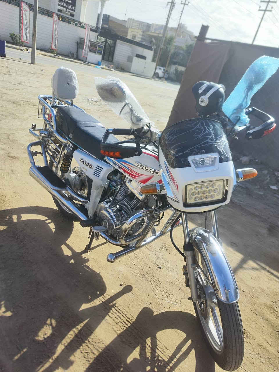 السلام عليكم 
بارت رياضي (فحل) موديل 2020
 اوراق كاملة اصلية من مجمع الكرار 
حجم المكينة 150CC 
للأمانة الدراجة مبدله بوش وبستم بس 
اي شي ثاني مابيها الدراجة كاملة كلها شغالة من كهربائيات دبلات 
ما ناقصها شي والفيديو كدامك بعد 😅
بعد الباقي انته وترتيبك السعر 800 وبيه مجال للطيبين وبخدمتكم 
رقمي *********** واتساب موجود كذلك
