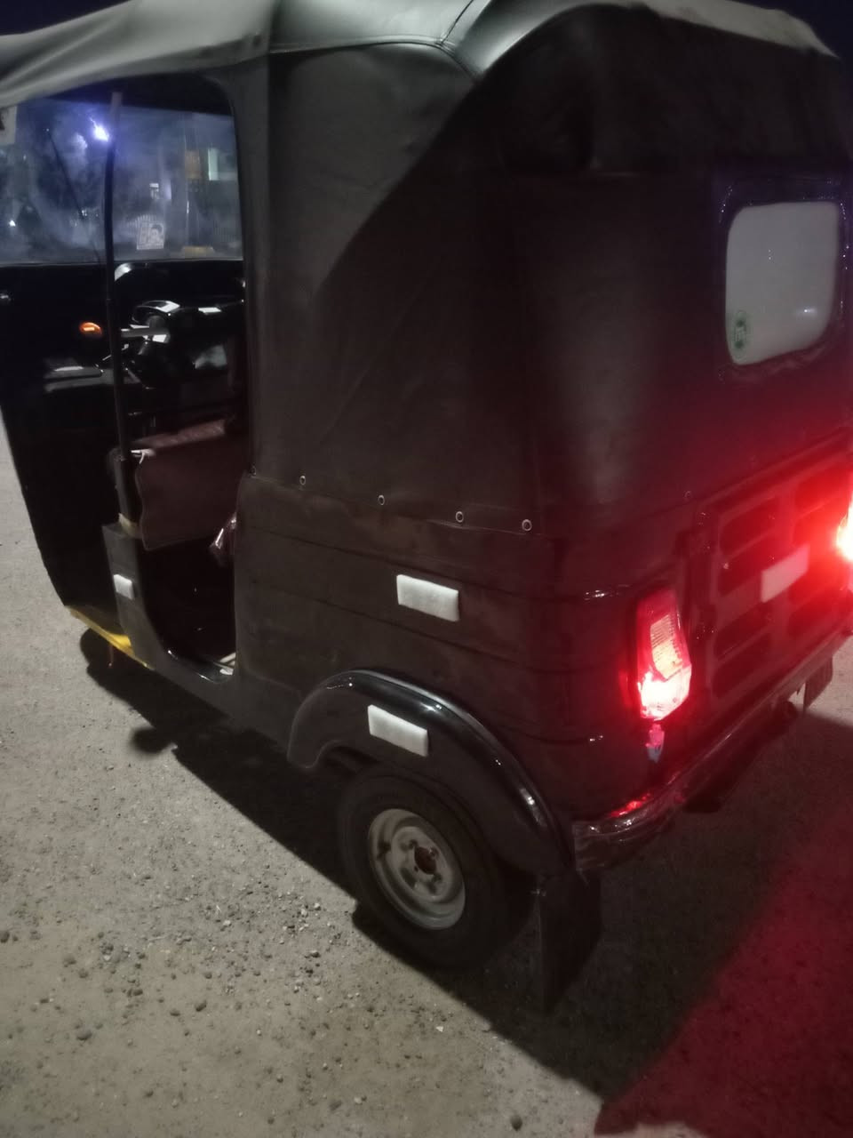 تكتك 17اوراق مو رقم اوراق المصطفى كاملات بسمي
تكتك معمره صبغ عام للجماليه مكفوله من الضربه قطرة خياس فوك وجوه ما بيها 

مكينه كير اكسل مكفولات 
بيها مكينه مال 20هستوها مصعديها مجفته شركه مفتوحه مره وحده 

كهربائيات كلها شغاله كابريتر جديد ضفاير امامي خلفي جديد
تخم تاير جديد جادر دوشمه كاعيات سبع قطع اوياله كله جديد تبدل دهن مال السحك وتتوكل ع الله سعرها (3700)

الشراي يخابر خاص ما جاوب *********** اقره التفاصيل يلا تخاير         مكاني (كربلاء السائرون)
