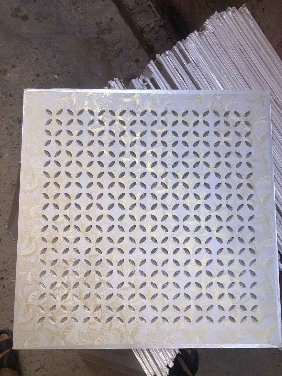 قطع سقف ثانوي بورك للبيع للاتصال***********
