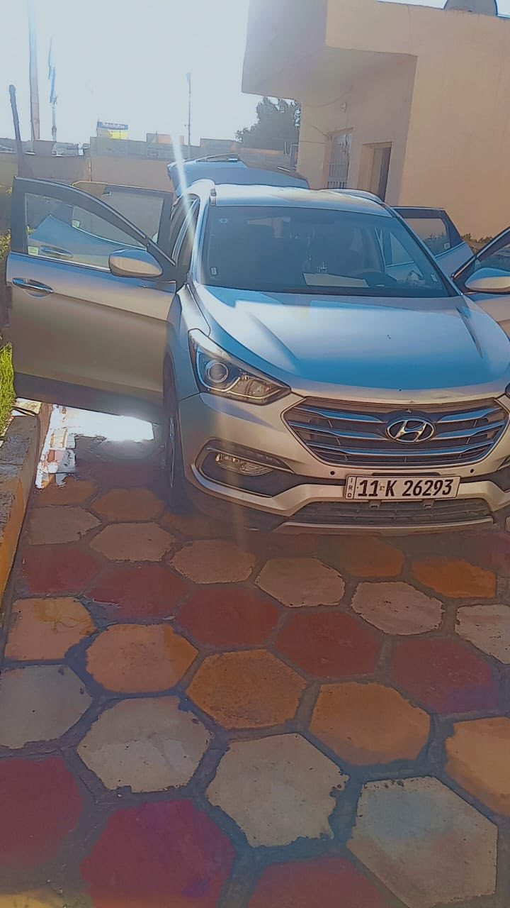 سنتافي 2018 وارد امريكي
محرك 2400 
الضرر// 3 قطع كلير
بابين صفحة السايق وجامرلوغ
رقم بغداد شرط التحويل
ماشيه 103 ميل
صدر جديد كله
تايرات جدد
مواصفات عاديه
صلاح الدين/ الدجيل

السعر 142 وبي مجال 
***********
