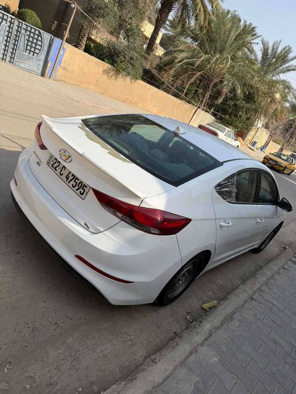 السلام عليكم 
بيع سريع سبب ضرف  اعتذر من المراوس 
الانترا ٢٠١٧ سونار بل منشور 
كير مكينه تبريد صدر  مكفولات 
لغد شاصي مكفولات 
حوض مكفول 
جاهزه للاخير 
سعر ١٠٥ بيها مجال كلش بصيط 
عنواني حي اور
*********** وتساب موجود اخوان سونار موجود البارحه مسوي
