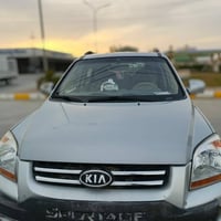 سبورتج موديل ٨ رقم بغداد خليجي مكينه ٢٠٠٠ بإسمي بيه صبغ شبر اسفل الباب...