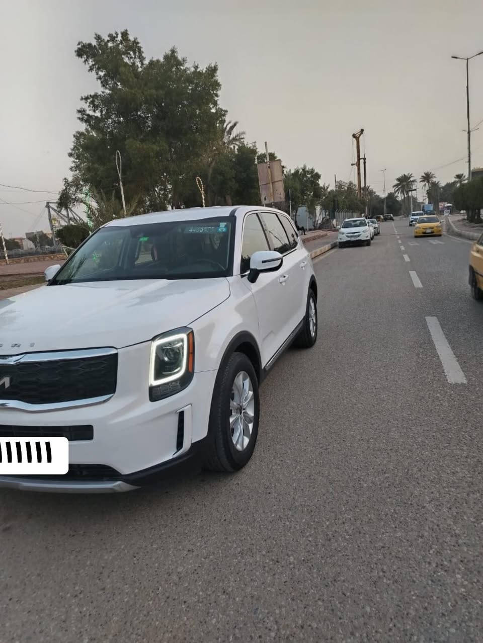 كيا توليرايد
7راكب
مكينة 6سلندر 3800 
فول مواصفات
حادثها بس جاملغ وربع البنيد وصور الحادث موجودة 
السياره ليبل واحد  بس جاملغ مبدل تبريد بلادي
شواصي لغود راديترات كله بلادي 
بدون ايرباك 
داخل ابيض كشنات متصل 
رقم بغداد 
مكان سيارة العمارة *********** السعر ٢٥٥ وبيه مجال
