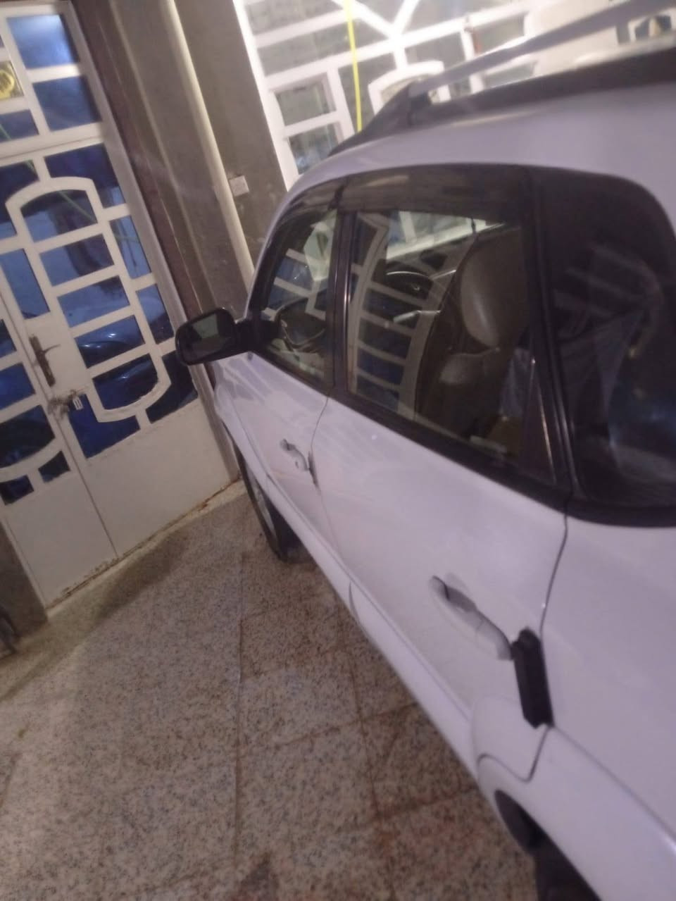 سياره توسان موديل ٩ للبيع وارد خليجي مكينه ٢٤٠٠ بسعر ١٠٠وبيه مجال حك الجيه ***********
