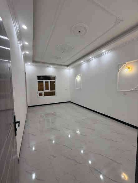 🏡 ً🔥 متوفر الآن لدى مكتب عقارات الصادق دار للبيع🔥
✅  دار #حديث للبيع بناء  2025 زيرو
✅ على شارع 15✅ تبليط
✅📍الموقع  تكريت - بدايه الزهور خلف التجاري
  ✅ 🏠 مساحه الدار  (( 120 متر ) 📏
  ✅  الواجهة: 8 متر
 يتكون الدار  من 
✅ طابقين 3 غـــرف نـــوم 
✅ 3 مـــجموعات صــحية
✅ اســتقبال  + صاله داخلية + مطبخ +
✅ واجهه حجر  + السقف كل البيت سحب مغربي
✅ السطح شتايگر  + الارضية بورسلين درجة  اولى 
#السعر 160  مليون وقابل لتفاوض
📞 للحجز والاستفسار: *********** / ***********
🔑 🏡 مكتب الصادق للعقار
