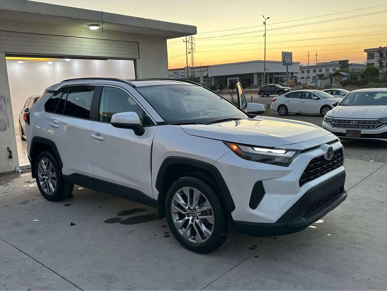 TOYOTA RAV4 2024 XLE PREMIUM
سە یارەکە تەنها دەرگای سەیاقی بۆیاخ پەلیک کارت لە دەرگای سەکن ئیرباگ بەس سوکان تەقیوە بیلادی داندراوەتەوە ناو گرتن نیە تەنها قرنج کەم هەیە گیرو مەکینە کارەبای رادار بەشەرت سەیارەکە کاتی نەشکاوە ٣ مانگ کاتی لەگەلە سەیارەکە فول فول مواسەفاتە تەنها دەبل ئەکس نیە هەموو گیان بەشەرت نرخ-٢٢٨$ شتیک مەجال 
***********
***********
2T3C1RFVXRW350360 رەقم شانسی رانية, السليمانية
